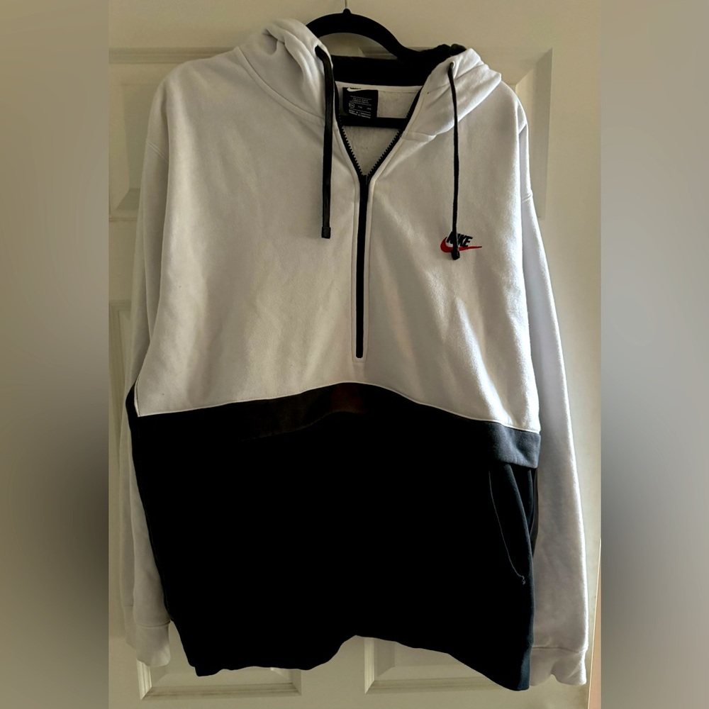 🔥 Nike XXL Tall Hoodie - Urban Vibes, Fresh Style 🔥